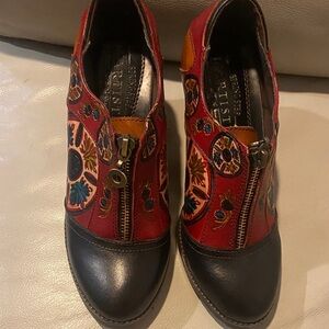 L'ATISTE Women's Red and Black Embroidered Booties